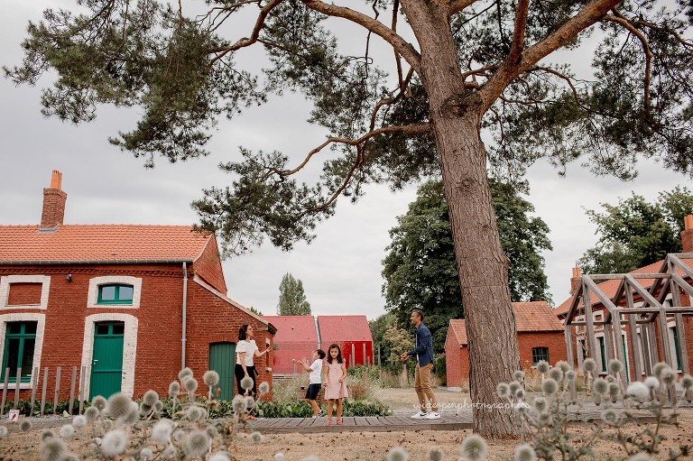 séance photo famille à la cité des électriciens, près de Béthune