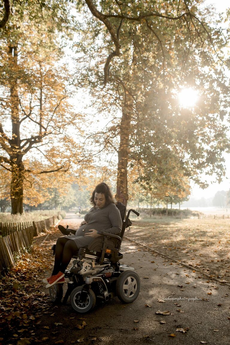 seance photo grossesse fauteuil roulant lyon