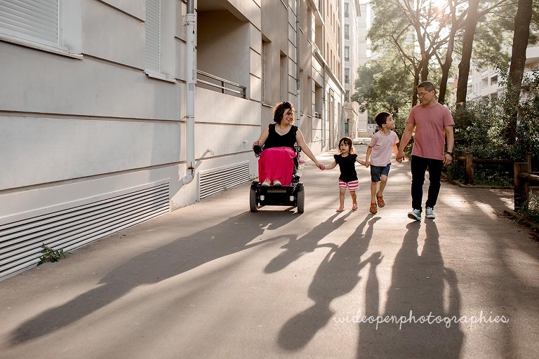 seance photo famille fauteuil roulant Lyon part dieu