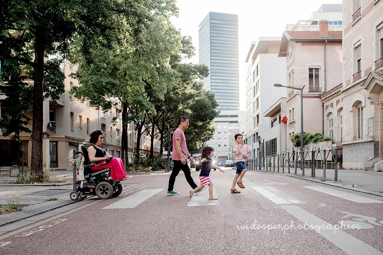 seance photo famille fauteuil roulant Lyon part dieu
