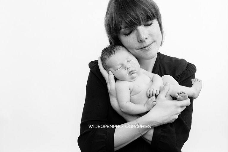 rose. wop photographe nouveau ne bebe lille 25