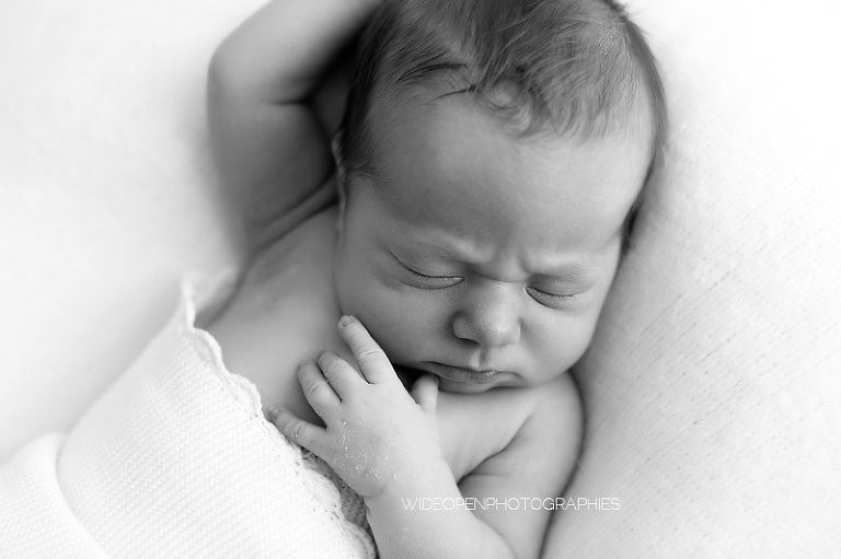 séance photo nouveau-né à Valenciennes