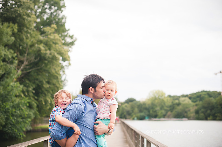 séance photo famille sur les bords de l'Erdre