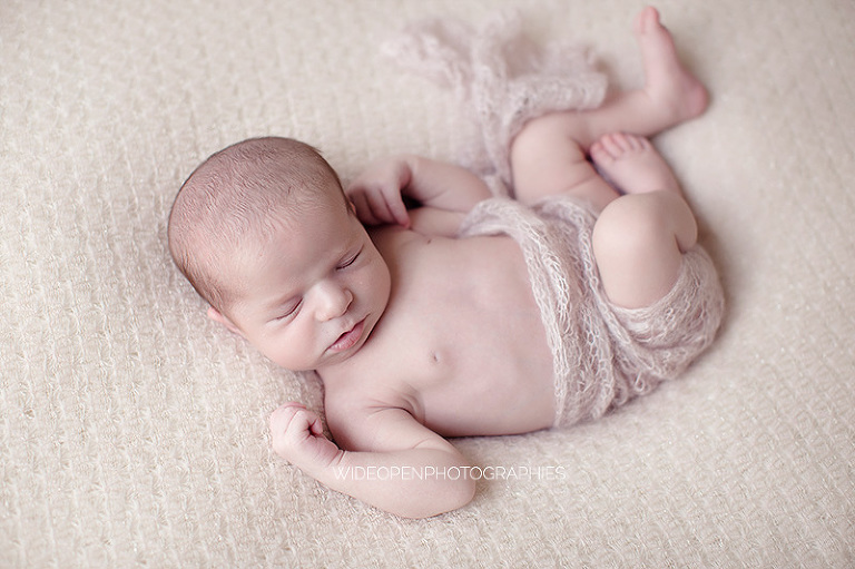 agathe. photographe bebe macon 06