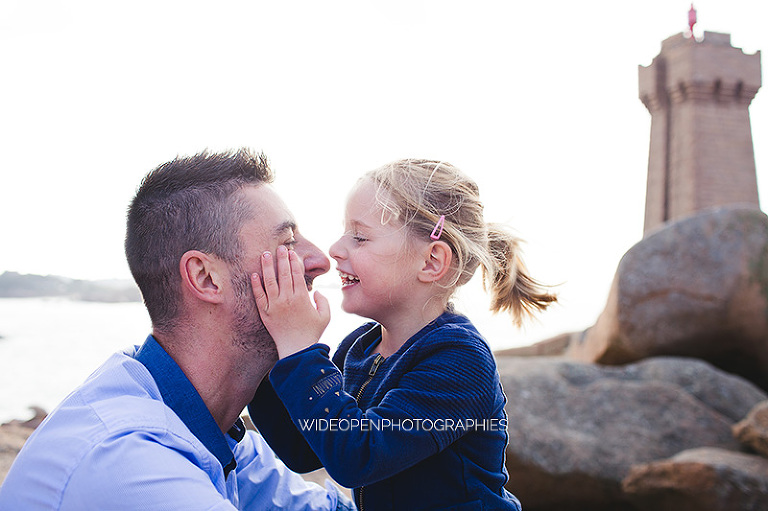 photographe famille bretagne nord ploumanach 