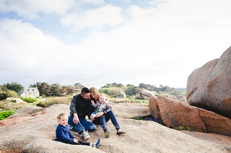 séance photo famille Ploumanach, Bretagne nord
