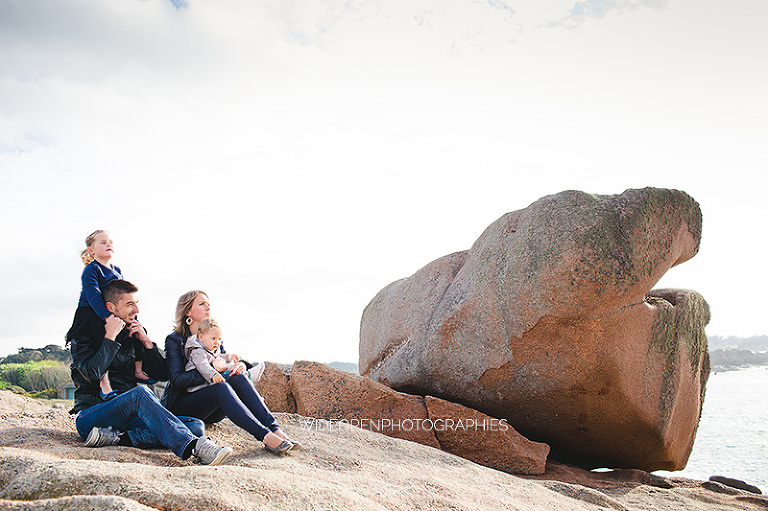 séance photo famille Ploumanach, Bretagne nord