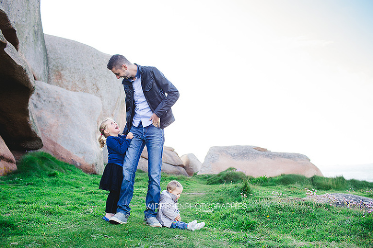 séance photo famille Ploumanach, Bretagne nord