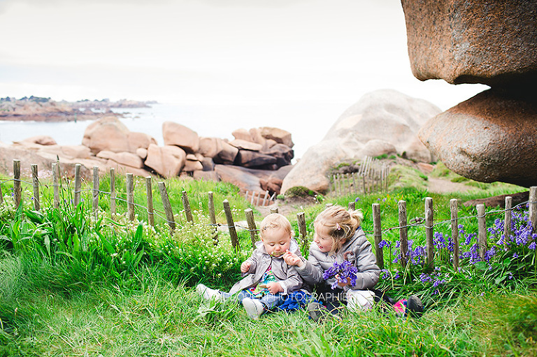 séance photo famille Ploumanach, Bretagne nord