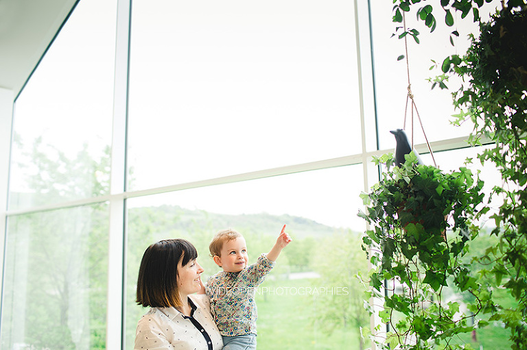 séance photo famille jumelles au musée Vitra, Allemagne