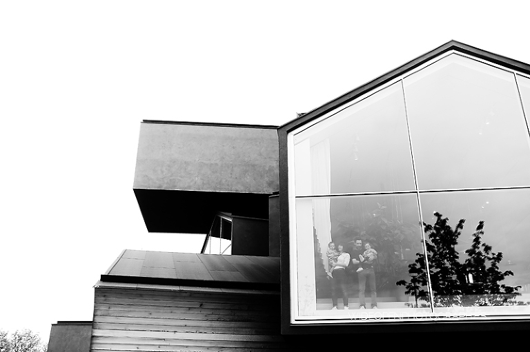 séance photo famille jumelles au musée Vitra, Allemagne